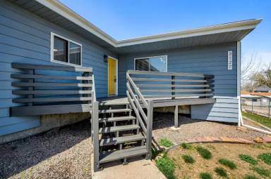 Main picture of 3093 W Center Ave