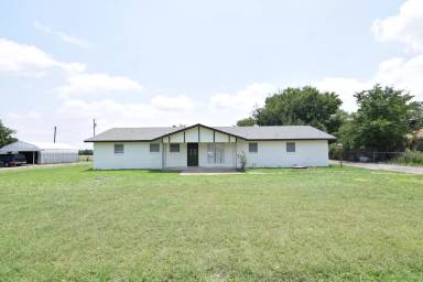 Main picture of 104 Melissa St