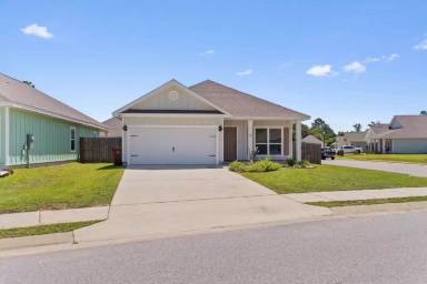 Main picture of 5857 Danbury Blvd