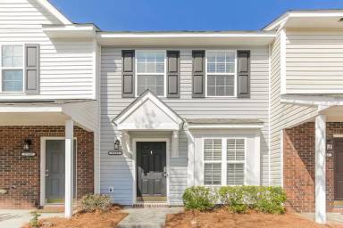 Main picture of 17113 Greenlawn Hills Ct