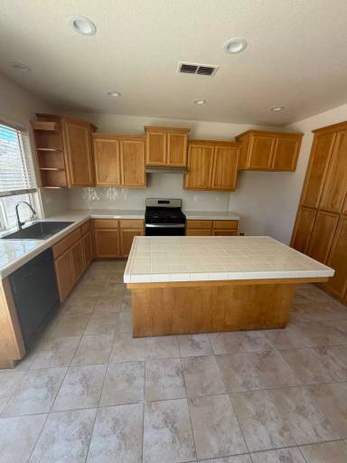 Main picture of 702 Chandon Dr