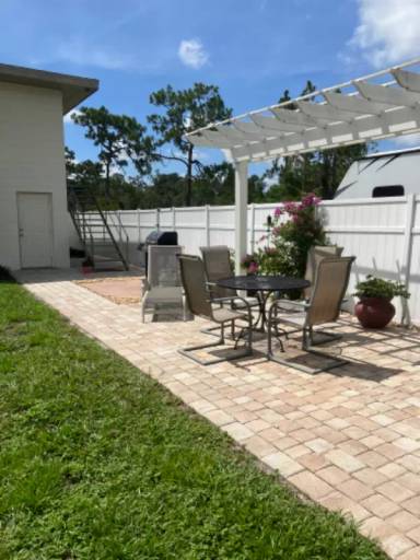 Main picture of 6900 Miami Dr