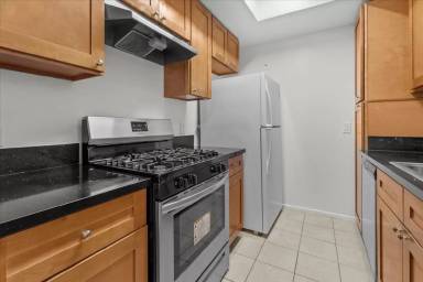Main picture of 22711 Del Valle St