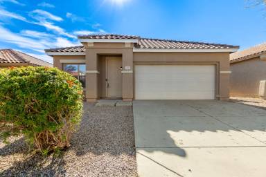 Main picture of 2821 W Santa Cruz Ave