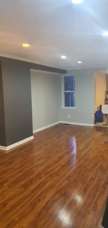 Main picture of 6029 N Camac St