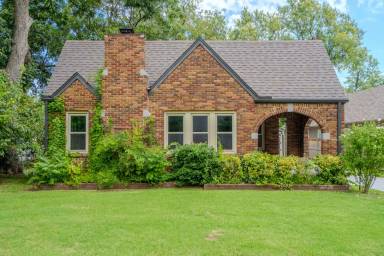 Main picture of 4103 S Madison Pl