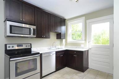 Main picture of 369 Questend Ave