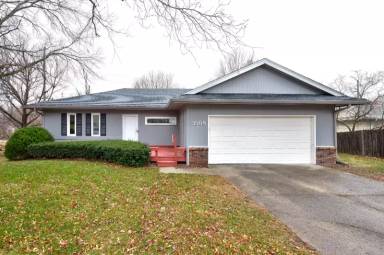 Main picture of 3508 Maple St