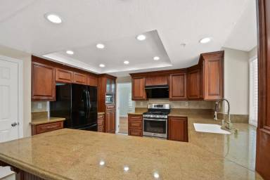 Main picture of 6598 Bradford Ct