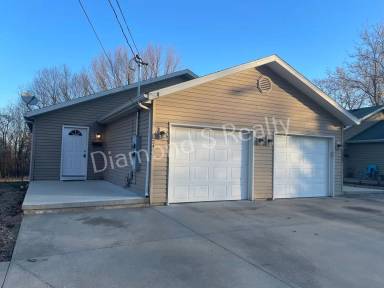 Main picture of 2401 W High St