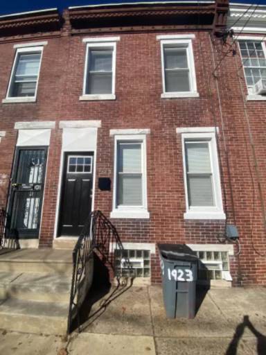 Main picture of 1923 W Bristol St