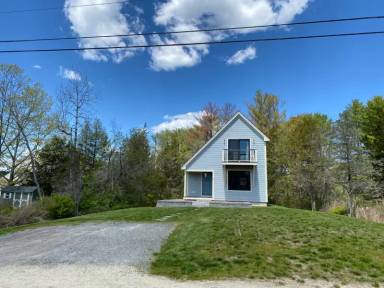 Main picture of 15 Cedar Point Rd
