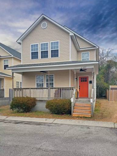 Main picture of 409 Swann St