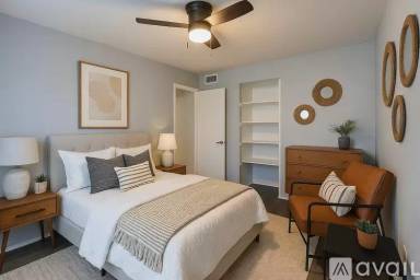 Main picture of 2751 E Ledbetter Dr