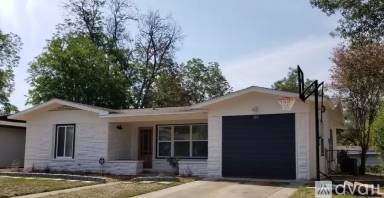 Main picture of 414 Storeywood Dr