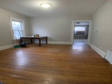 Main picture of 556 Emerson St