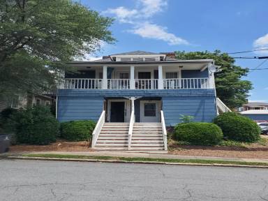 Main picture of 115 S Spruce St