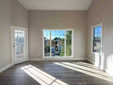 Main picture of 906 Hoffman Ave