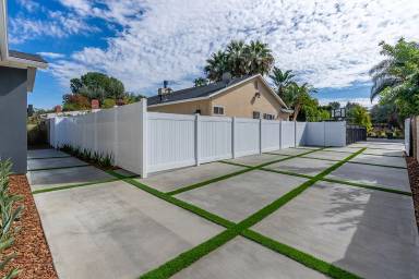 Main picture of 23113 Leonora Dr