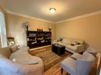 Main picture of 525 Meadowbrook Dr