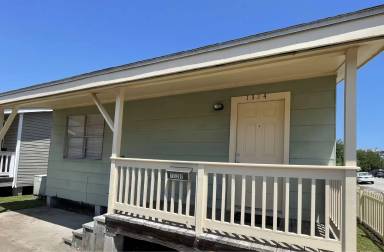 Main picture of 1324 Post Office St
