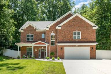 Main picture of 8418 Knollwood Cir