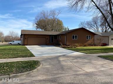 Main picture of 5824 W King Arthur Dr