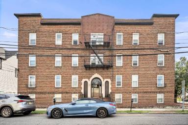 Main picture of 33 Franklin Pl