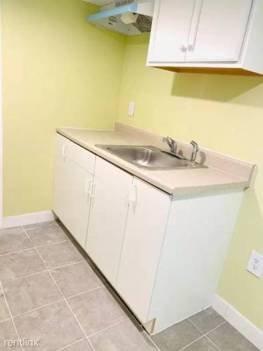 Main picture of 9 Nash Pl