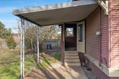 Main picture of 6975 N Maryland Ave