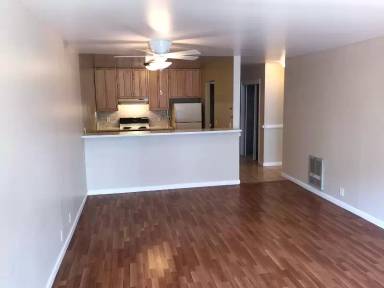 Main picture of 585 MacArthur Blvd