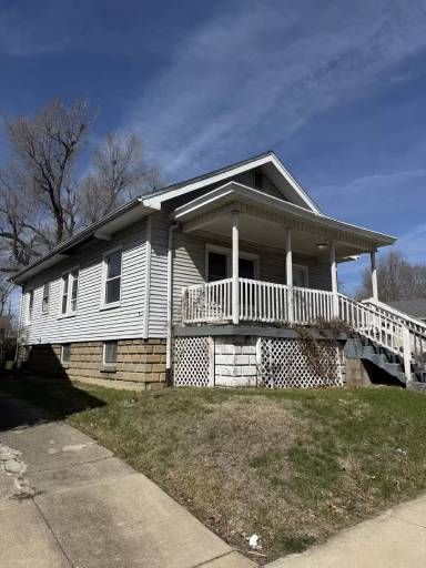 Main picture of 2239 N Sheridan Rd