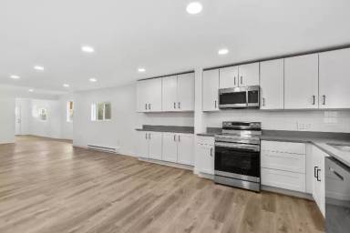 Main picture of 325 S 2nd St