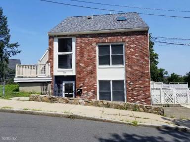 Main picture of 15 Gerrish St