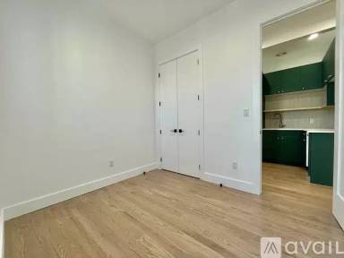 Main picture of 1027 Putnam Ave