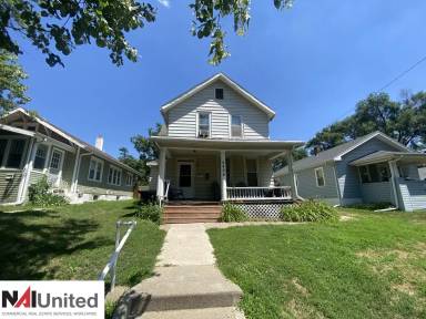 Main picture of 2404 S Cedar St