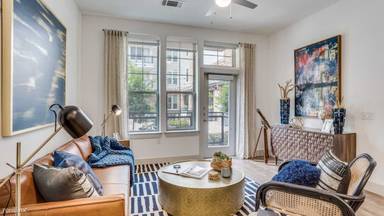 Main picture of 441 S Hall St