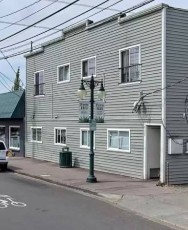 Main picture of 8324 S Park Ave