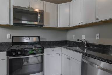Main picture of 474 1/2 E Norwich Ave
