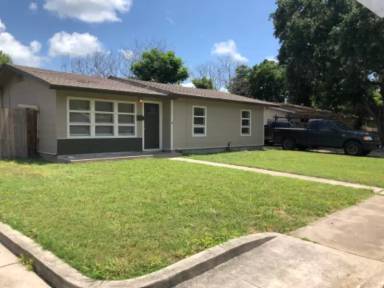 Main picture of 4002 Robinhood Dr