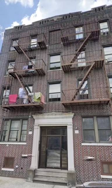 Main picture of 798 Grote St