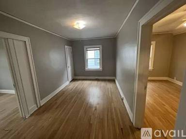 Main picture of 745 Lyon St NE