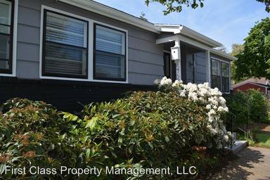 Main picture of 5725 N Montana Ave
