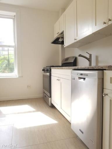 Main picture of 6117 68th Ave