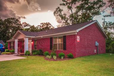Main picture of 25 Oklahoma Dr