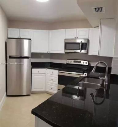 Main picture of 9419 Fontainebleau Blvd