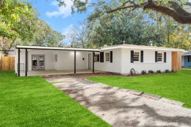 Main picture of 213 S Fairfax Dr