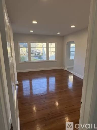 Main picture of 137 N 5th St