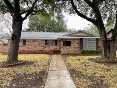 Main picture of 918 N 66th St