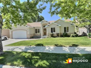 Main picture of 473 E Lana Ct